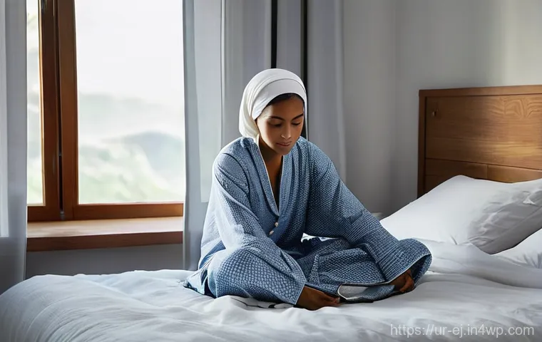 매일 실천할 수 있는 마인드풀니스 기법 - **Prompt: Mindful Morning Awakening**
A serene indoor scene depicting a young adult (gender-neut...
